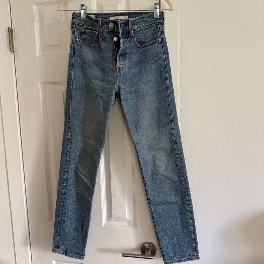 Levi’s wedgie straight fit